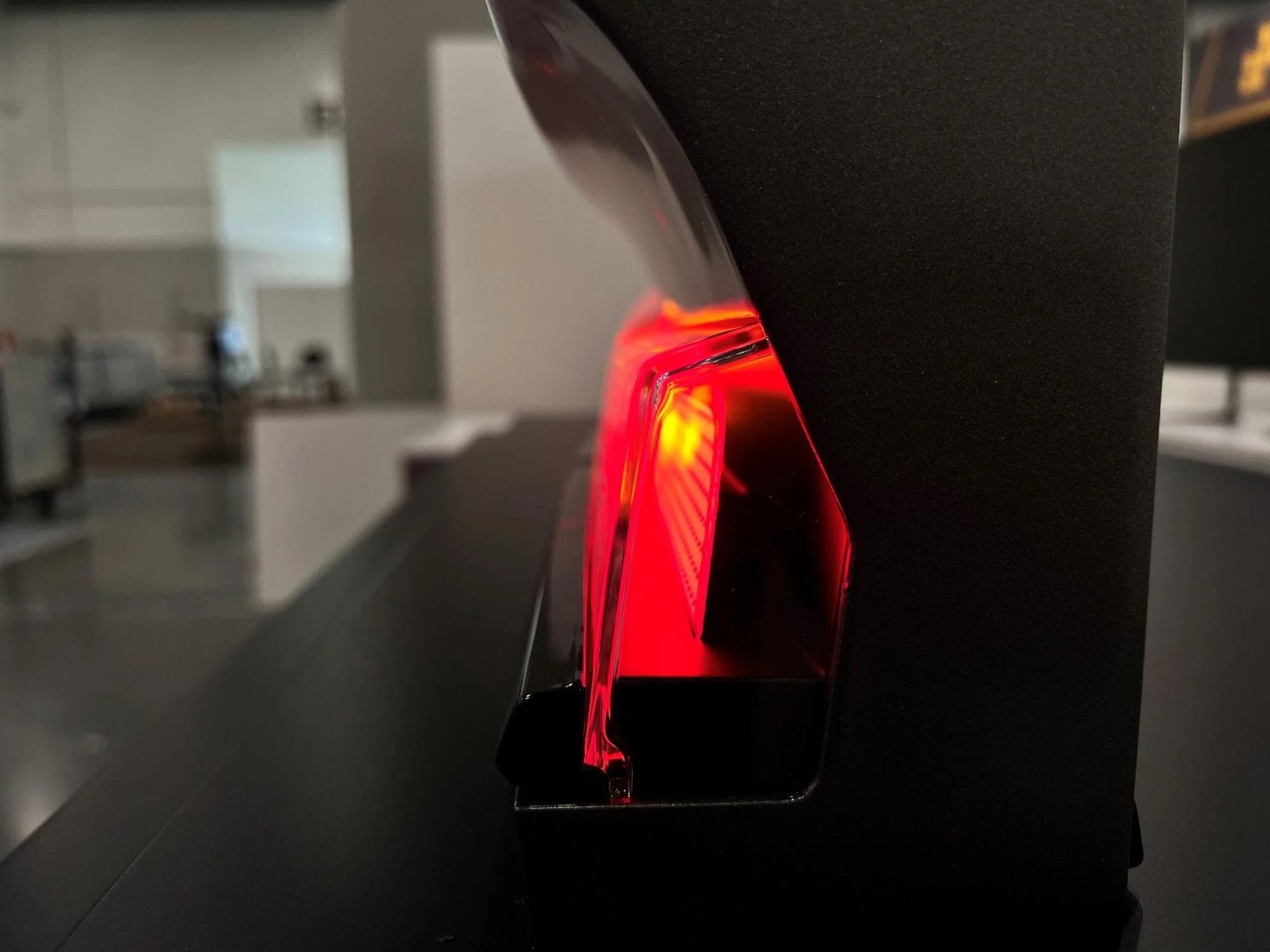 车用OLED照明技术的超薄型设计_OLEDWorks