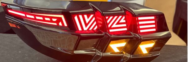 利用汽车OLED技术实现个性化和品牌形象，提高驾驶者的满意度和营收潜力